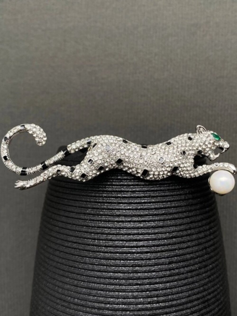 DESIGNER Mod Cheetah Silver Black Enamel Clear/Green Crystal + Pearl Brooch Pin